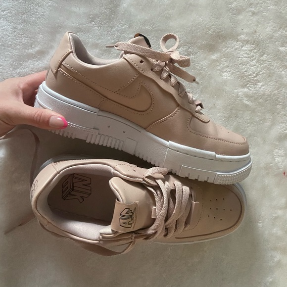 Nike Airforces - Picture 5 of 6